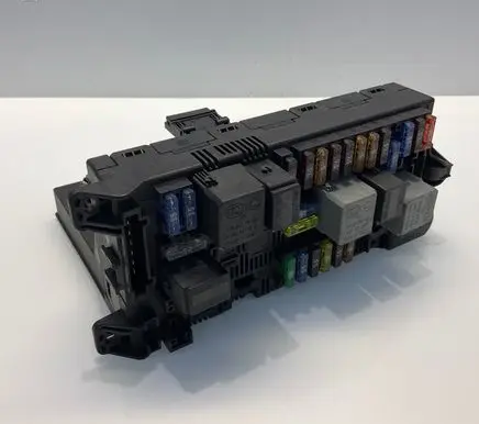 Mercedes-Benz E W211 Fuse module 2115453901 A2115453901