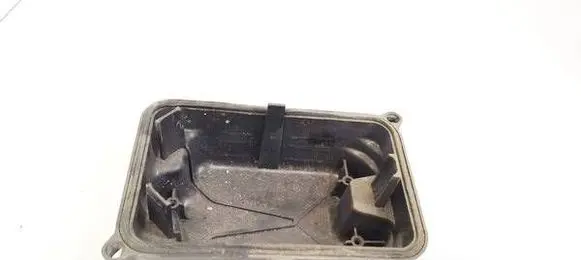 Headlight/headlamp dust cover