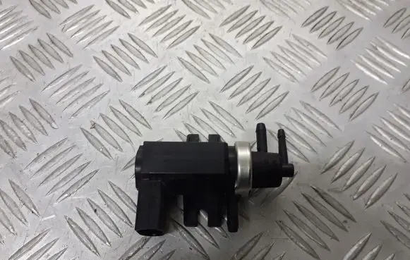 Seat Leon (1M) Valve vacuum 1J0906627