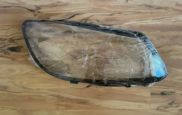 Volkswagen Touran II Headlight lense 