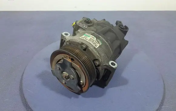 Volkswagen PASSAT B6 Air conditioning (A/C) compressor (pump) 1K0820803S