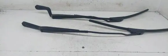 Skoda Fabia Mk1 (6Y) Front wiper blade arm 6Y1955409