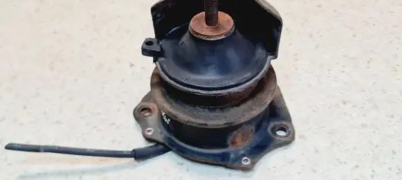 Honda Accord Engine mount bracket