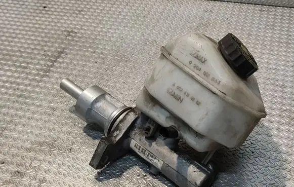 Volkswagen Crafter Master brake cylinder 0204051044