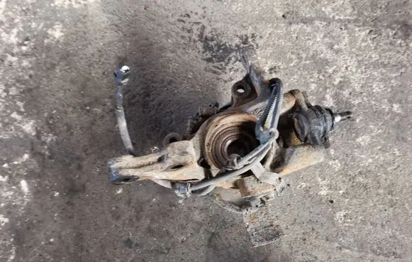 KIA Magentis Front wheel hub