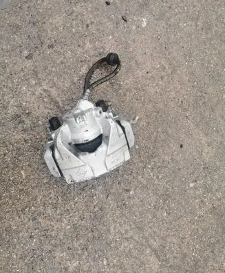 Renault Clio V Front brake caliper