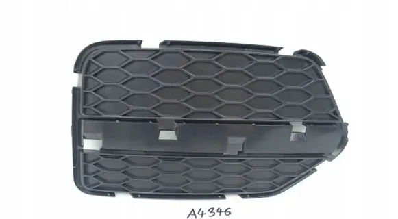 Audi Q3 8U Front fog light trim/grill 8U0807152F