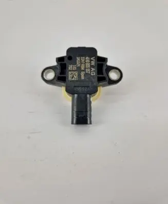 Volkswagen Polo V 6R Airbag deployment crash/impact sensor 4H0955557