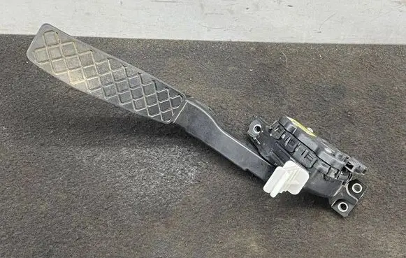 Audi Q7 4L Accelerator throttle pedal 7L0723507B 6PV00802624