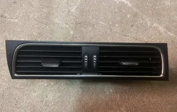 Audi A4 S4 B8 8K Dash center air vent grill 8T1820951C