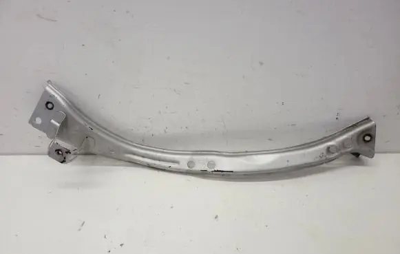 Toyota Prius c Top upper radiator support slam panel
