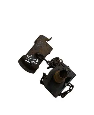 Toyota Hilux (AN10, AN20, AN30) Spare wheel mounting bracket 