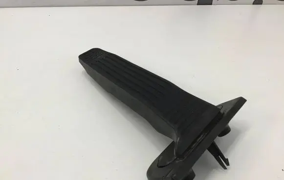 Toyota RAV 4 (XA50) Accelerator throttle pedal