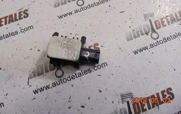 Mercedes-Benz S W221 Airbag deployment crash/impact sensor A0038202826