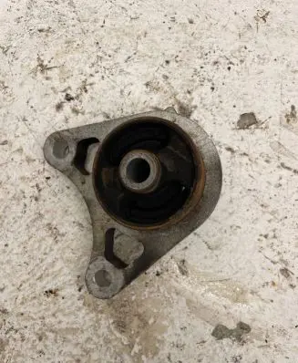 Land Rover Freelander Rear differential mounting bracket 