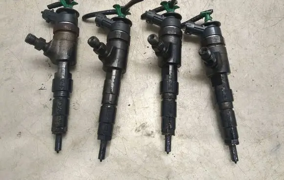 Ford Focus Fuel injectors set 0445110339