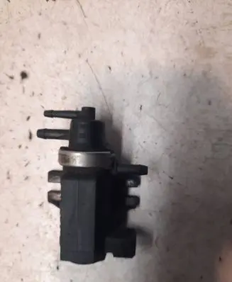 Audi A4 S4 B5 8D Turbo solenoid valve 1H0806627