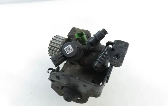 Dacia Dokker Fuel injection high pressure pump 167001056R 0445010530 8201102066