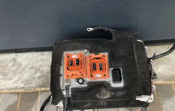 BMW i8 Voltage converter inverter 12368679704 12368642610