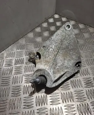 Renault Twingo II Engine mount bracket 112534543R