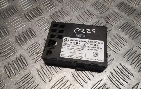 Mercedes-Benz S W220 Gateway control module 2205402545 A2205402545