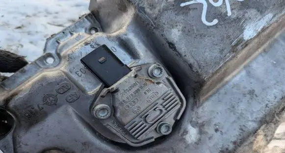 Volkswagen PASSAT B6 Oil level sensor 1J0907660C