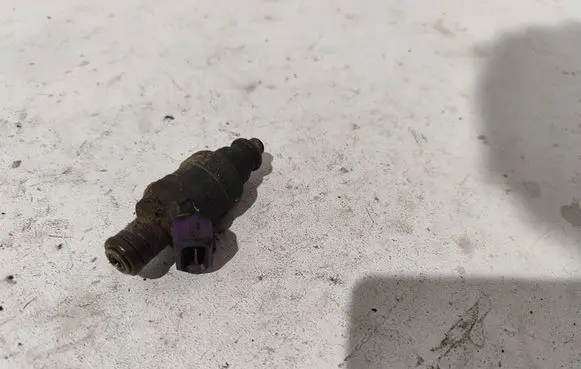 Volvo S40, V40 Fuel injector 9125118