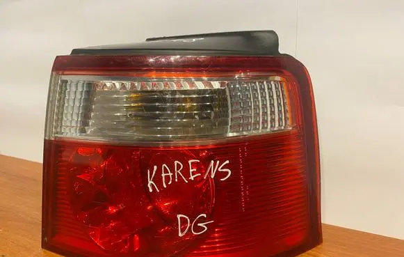 KIA Carens I Rear/tail lights