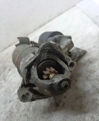 Audi A4 S4 B5 8D Starter motor 1005821523
