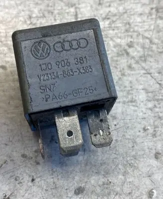 Volkswagen Polo Other relay 1j0906381