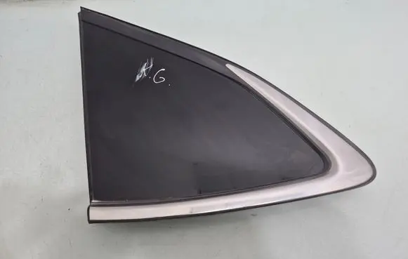 Hyundai Tucson TL Rear side window