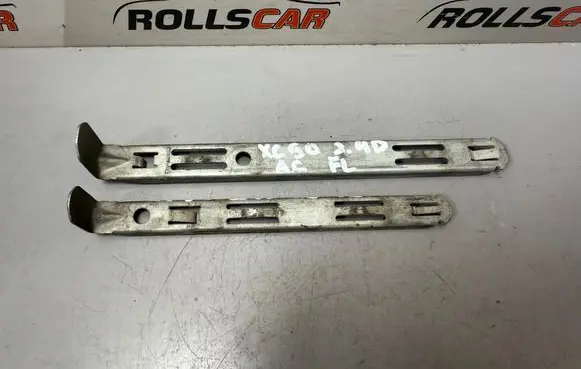 Headlight/headlamp mounting bracket