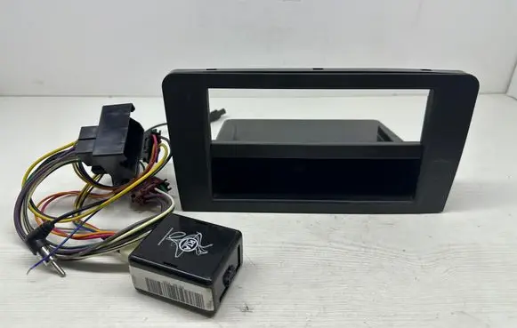 Audi A3 S3 8P Radio/GPS head unit trim 27100006 032130331031