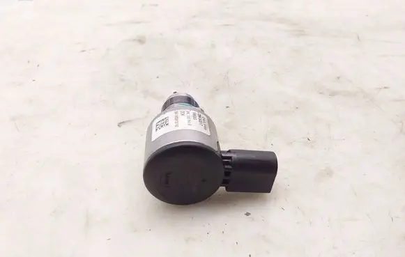 Audi A7 S7 4K8 Fuel pressure regulator 04L130764B 28630217