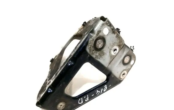 Audi A6 S6 C6 4F Fender mounting bracket 4F0821136