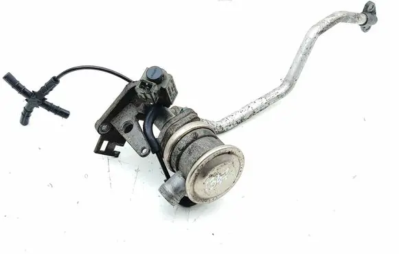 Porsche 911 996 EGR valve 996113131