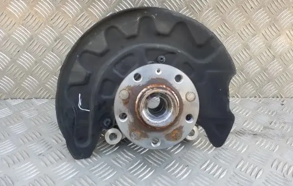 Audi Q3 F3 Front wheel hub 5Q0407257C