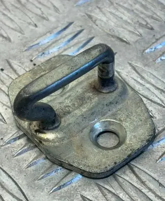 Mercedes-Benz Sprinter W901 W902 W903 W904 Front door lock loop/hook striker A9067200004 ZGS008