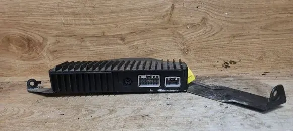 Volvo V70 Sound amplifier 30752258