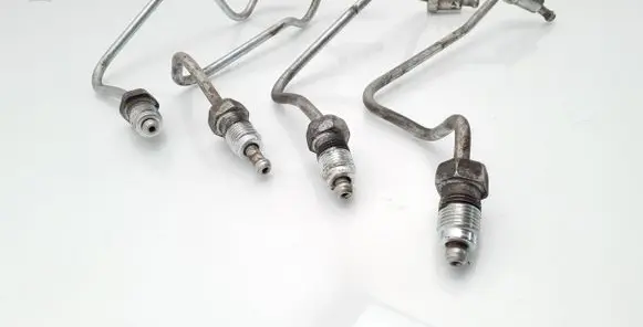 Fuel injector supply line/pipe