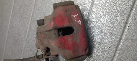 Volkswagen PASSAT B5.5 Front brake caliper