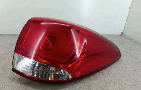 KIA Carens III Rear/tail lights 92402A4
