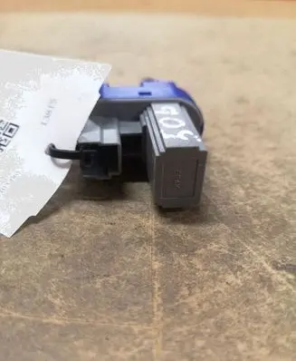 Mazda 3 I Clutch pedal sensor BP4K