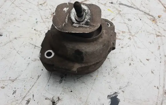 BMW X3 E83 Engine mount bracket 3453257 22113453257