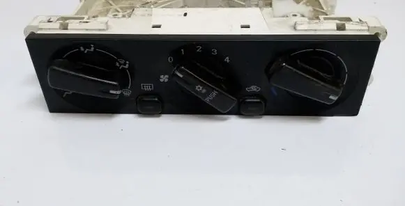 Mitsubishi Carisma Climate control unit MR500527