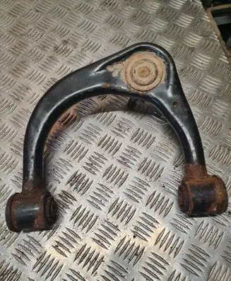 Toyota Land Cruiser (J120) Front lower control arm/wishbone