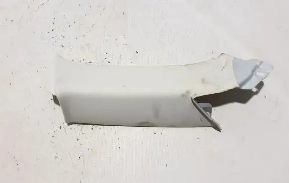 (D)pillar trim (top)