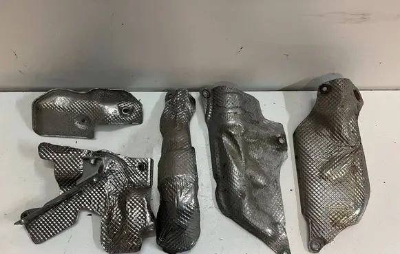 Jeep Grand Cherokee Heat shield in engine bay 