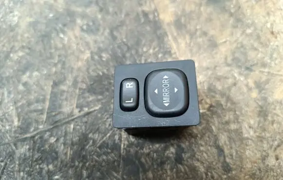 Toyota Verso Wing mirror switch 769746C 183640