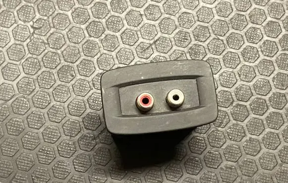 Opel Vivaro AUX in-socket connector 280230005R 0507111 202844